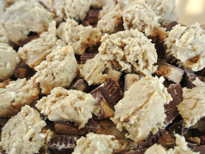 Reeses-Cookie-Bars-13