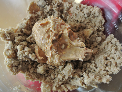 Reeses-Cookie-Bars-3