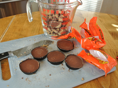 Reeses-Cookie-Bars-8