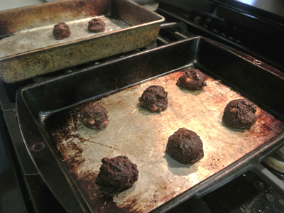 Salted-Dark-Chocolate-Caramel-Cookies-10