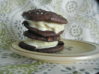 Salted-Dark-Chocolate-Caramel-Cookies-16