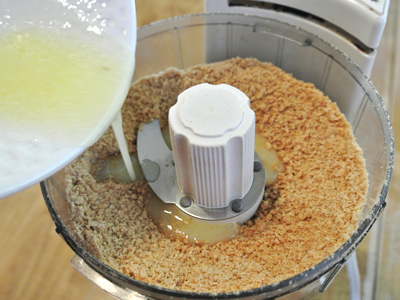 Mini-Peanut-Butter-Cup-Cheesecake-2