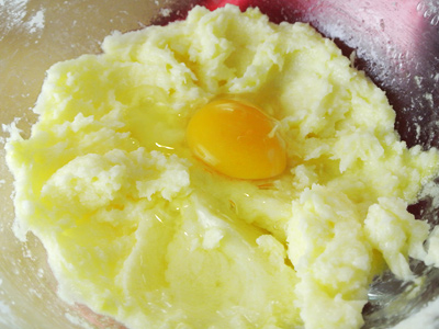 Blueberry-Cream-Cheese-Crumb-Cake-5